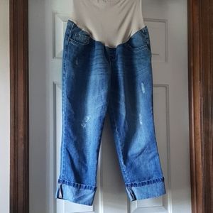 Maternity Distressed Cuffed Capris